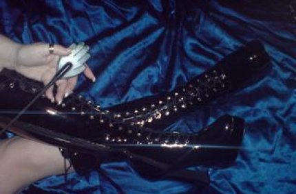 Profil von: DieGraefin - LiveSearch-Tags: live girls cams, extreme sklavin