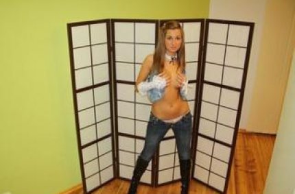 Profil von: cornelia - LiveSearch-Tags: fotzen, porno fotze