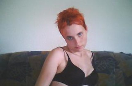 Profil von: ScharfeSandy - LiveSearch-Tags: gepiercte sklavin, nacktbilder privat